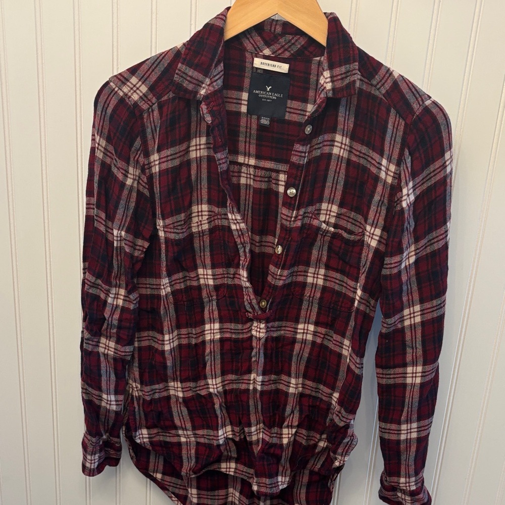 American Eagle Outfitters Red Plaid Women’s Flannel